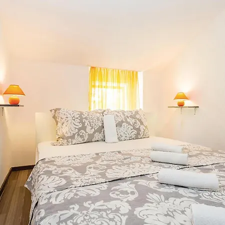 Apartament Beautiful In