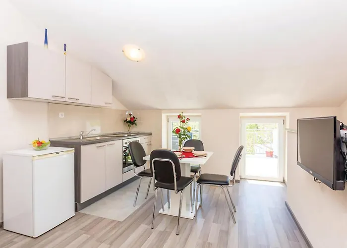 2 Bedroom Beautiful In * Baška