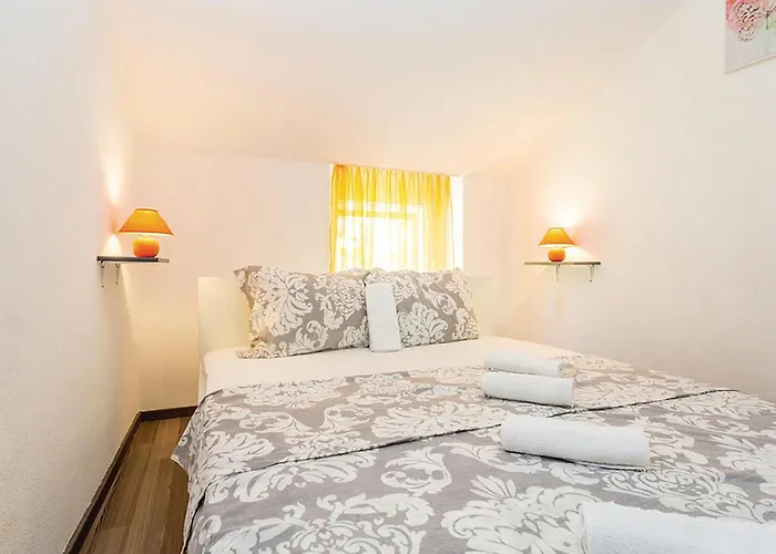 Apartmán 2 Bedroom Beautiful In