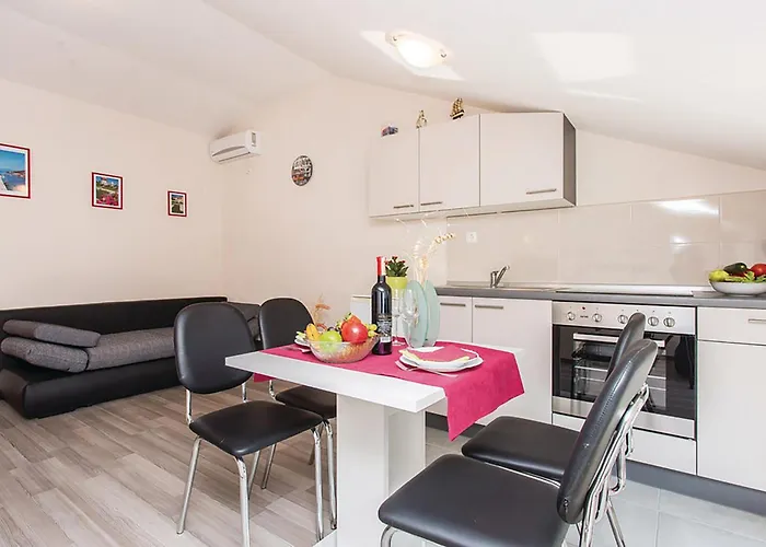 2 Bedroom Beautiful In * Baška