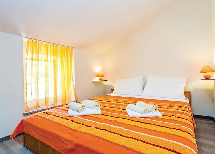 2 Bedroom Beautiful In Apartmán Baška